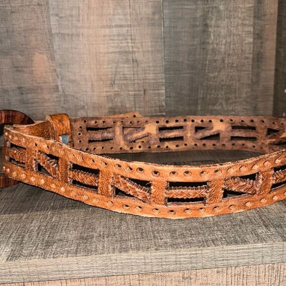 Man-made/handcrafted leather belt‎ - Picture 4 of 9